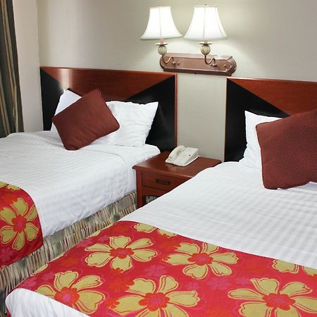 Rodeway Inn & Suites Колумбия Экстерьер фото