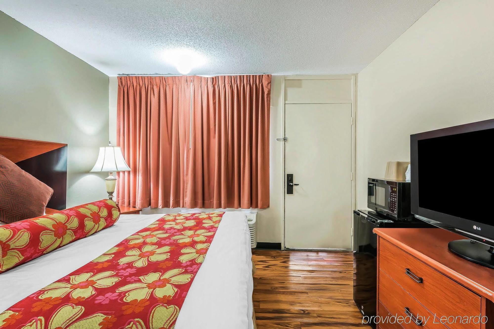 Rodeway Inn & Suites Колумбия Экстерьер фото