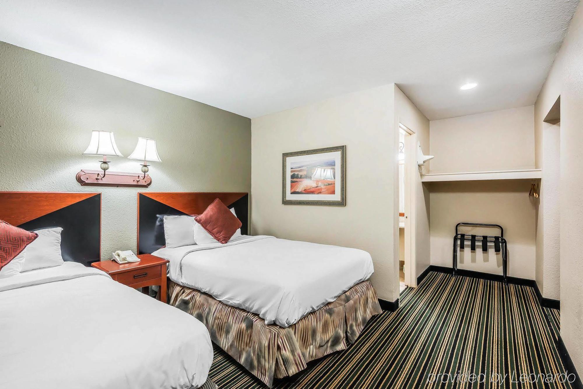 Rodeway Inn & Suites Колумбия Экстерьер фото