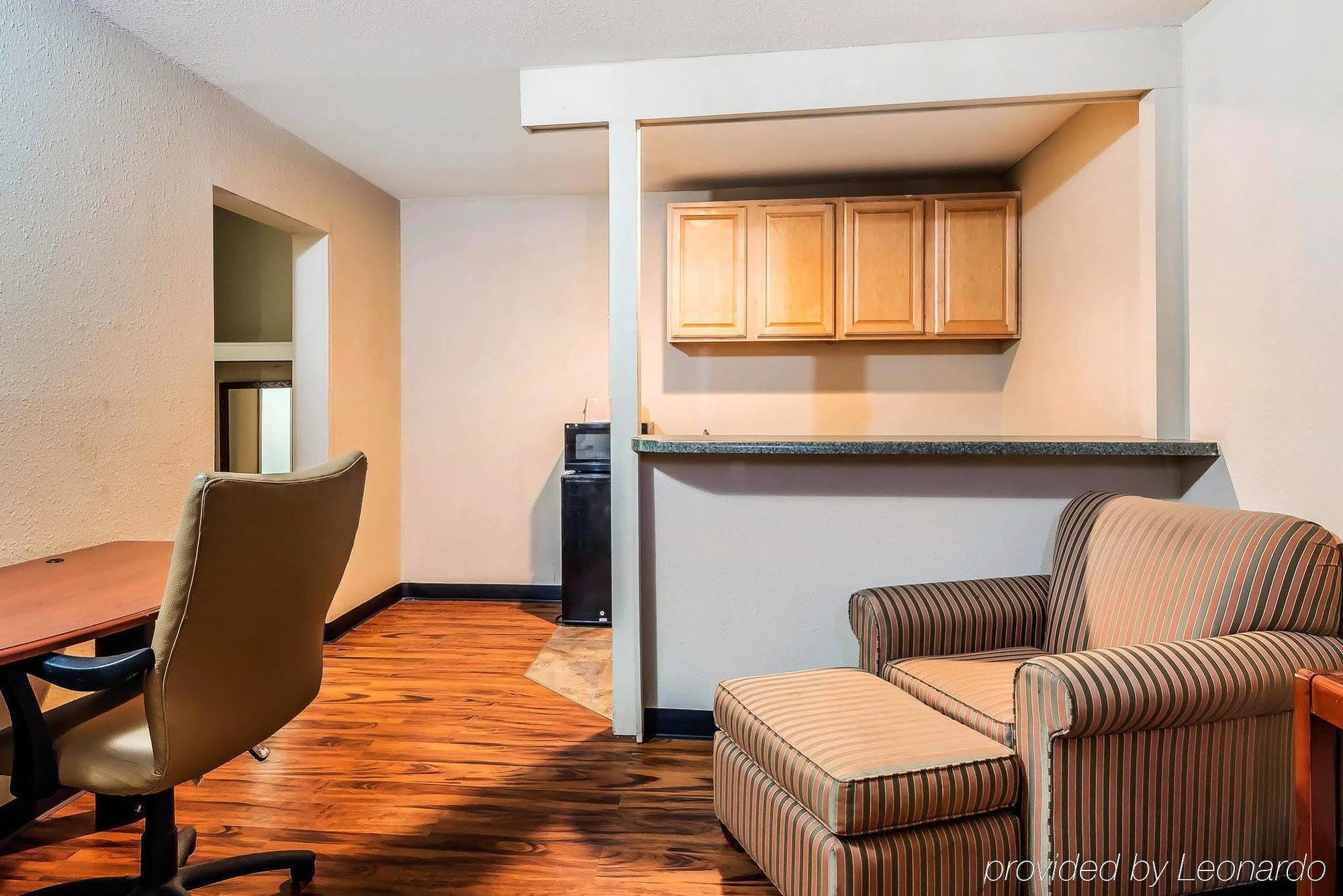 Rodeway Inn & Suites Колумбия Экстерьер фото