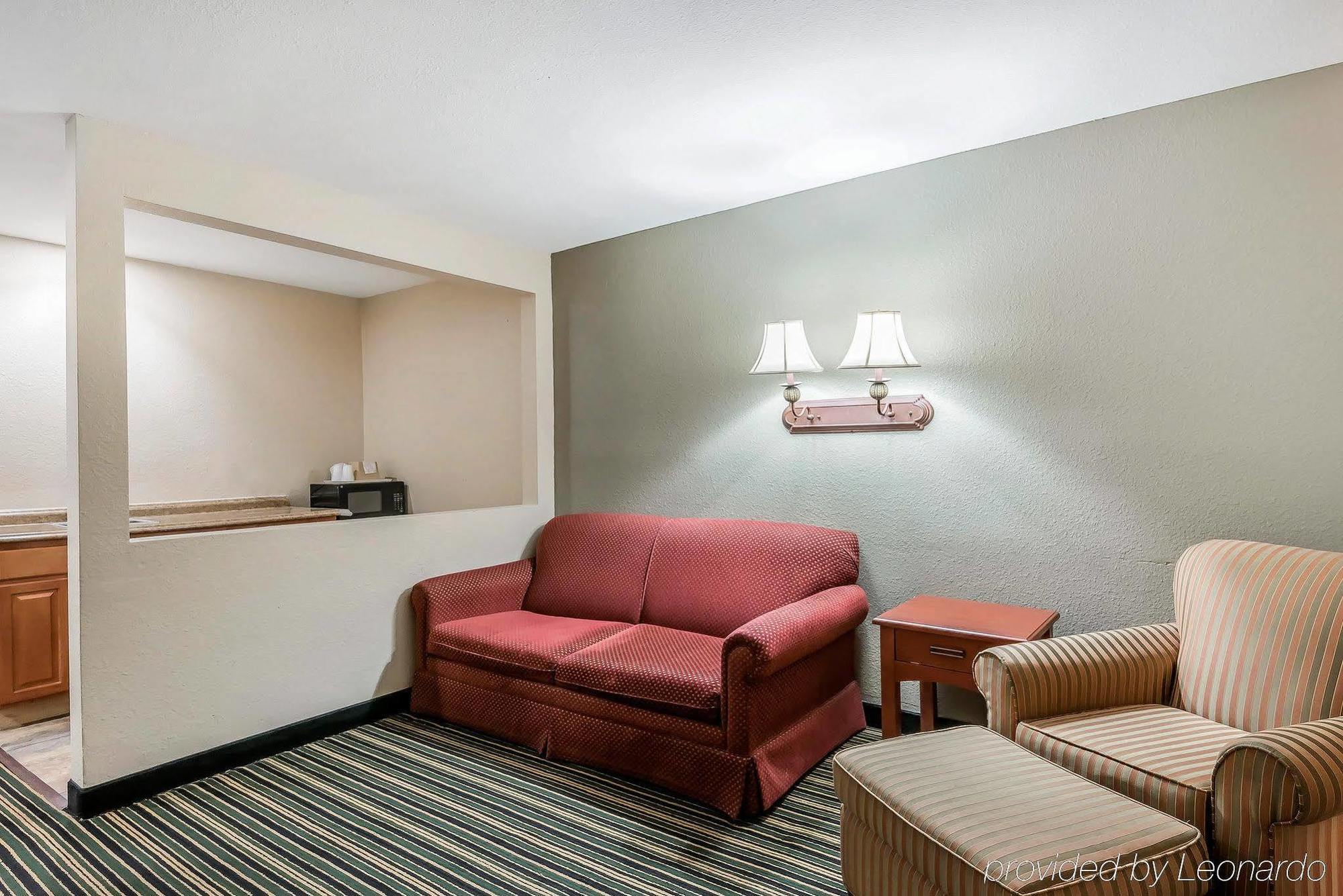 Rodeway Inn & Suites Колумбия Экстерьер фото