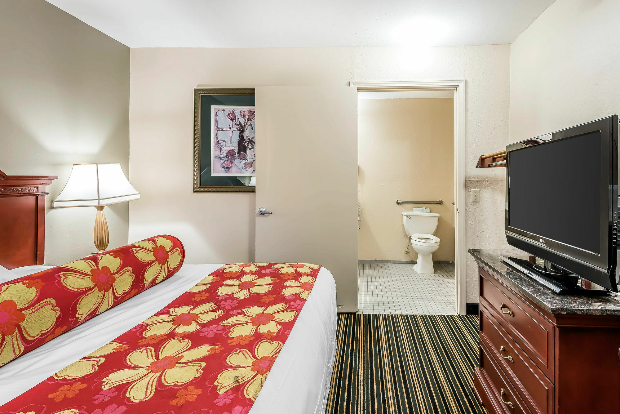 Rodeway Inn & Suites Колумбия Экстерьер фото