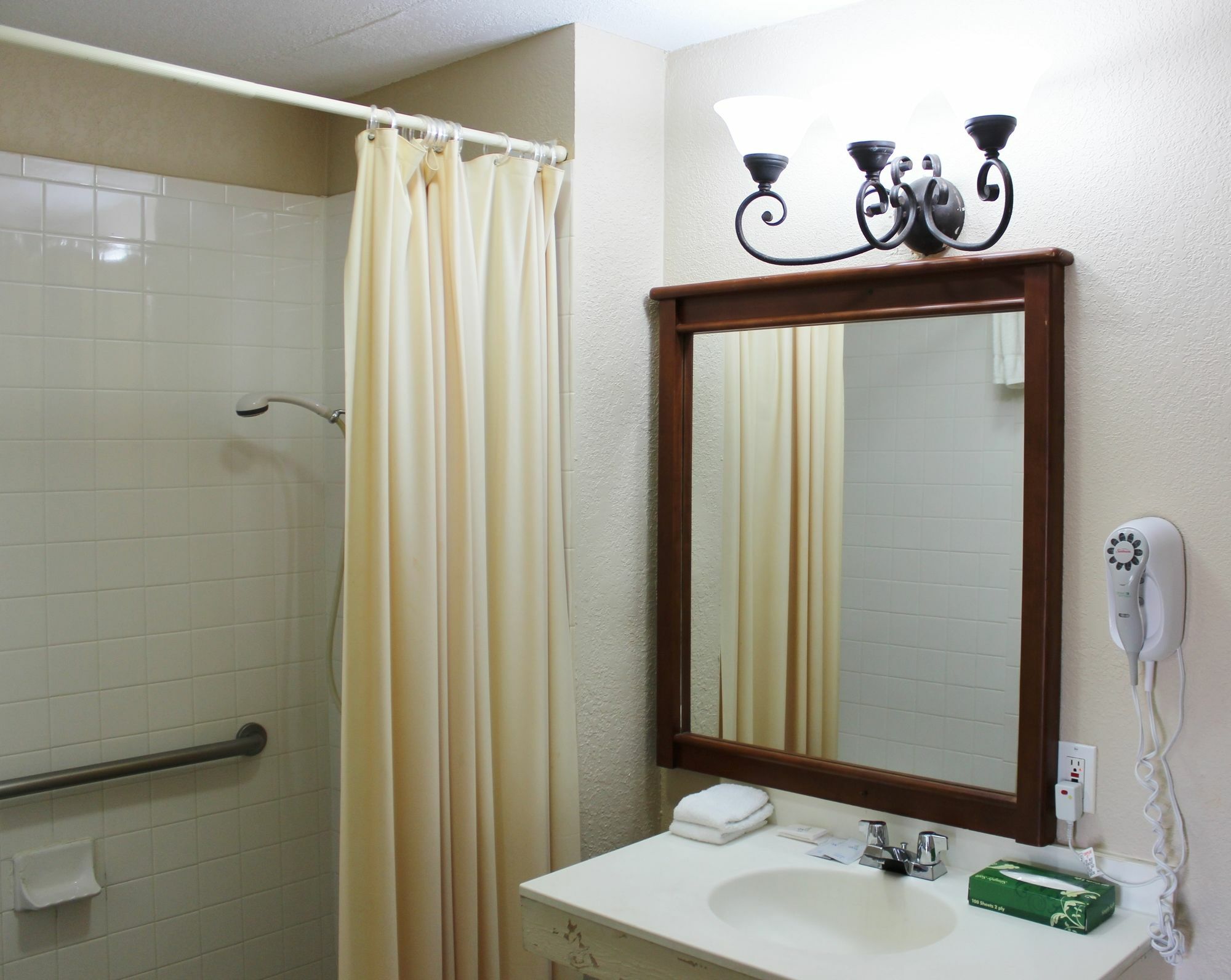 Rodeway Inn & Suites Колумбия Экстерьер фото