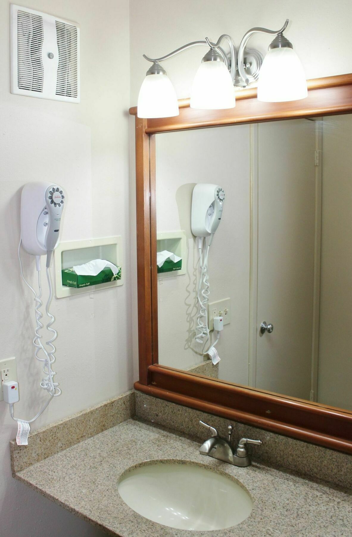 Rodeway Inn & Suites Колумбия Экстерьер фото