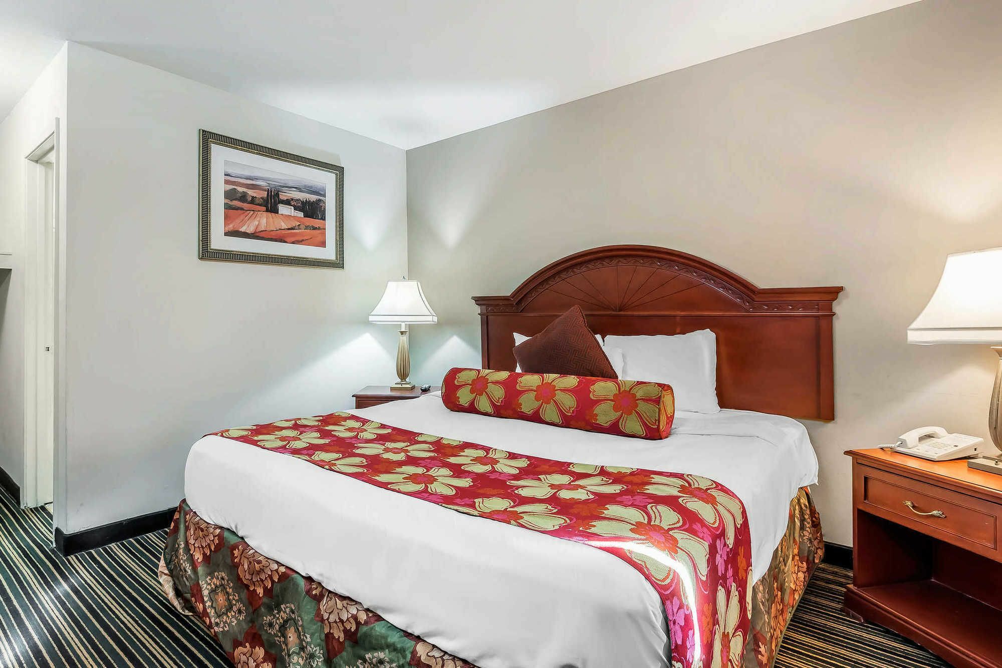 Rodeway Inn & Suites Колумбия Экстерьер фото