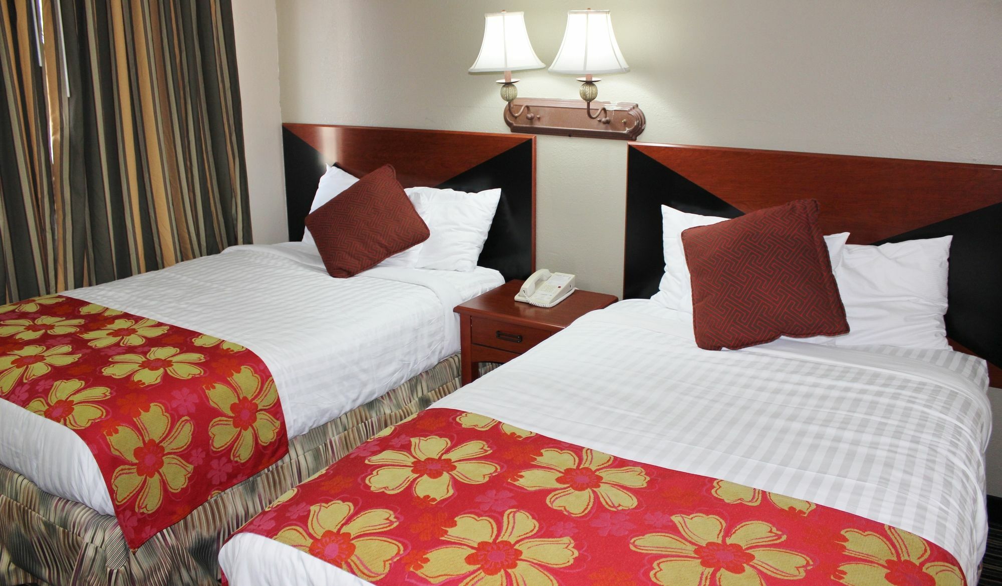 Rodeway Inn & Suites Колумбия Экстерьер фото