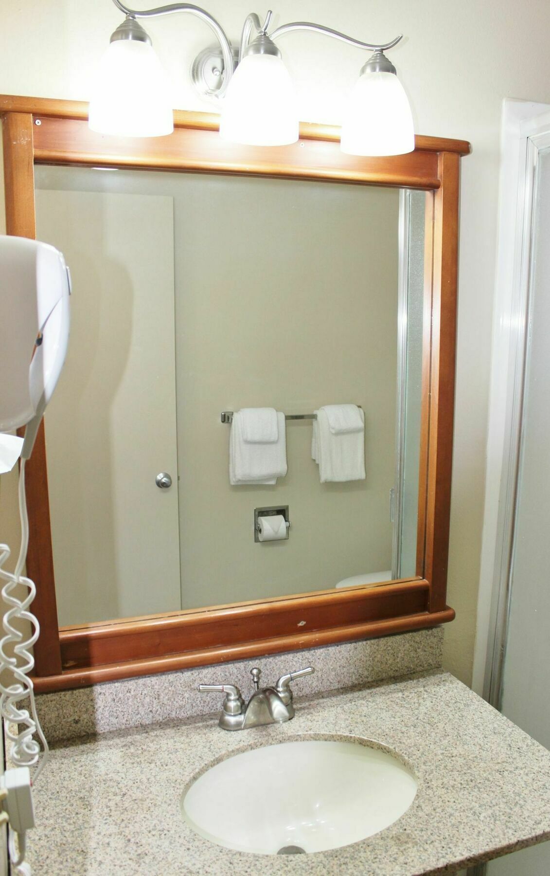 Rodeway Inn & Suites Колумбия Экстерьер фото