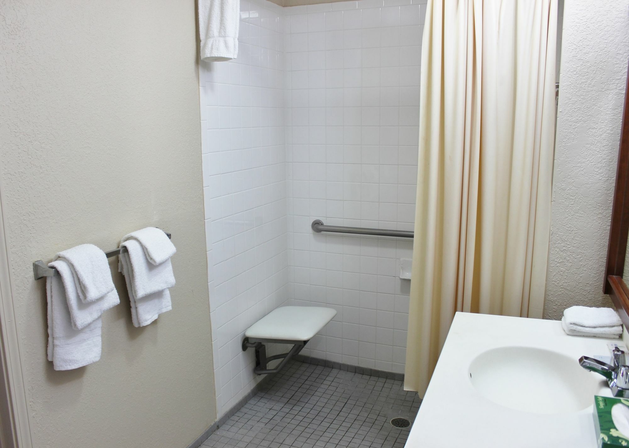 Rodeway Inn & Suites Колумбия Экстерьер фото