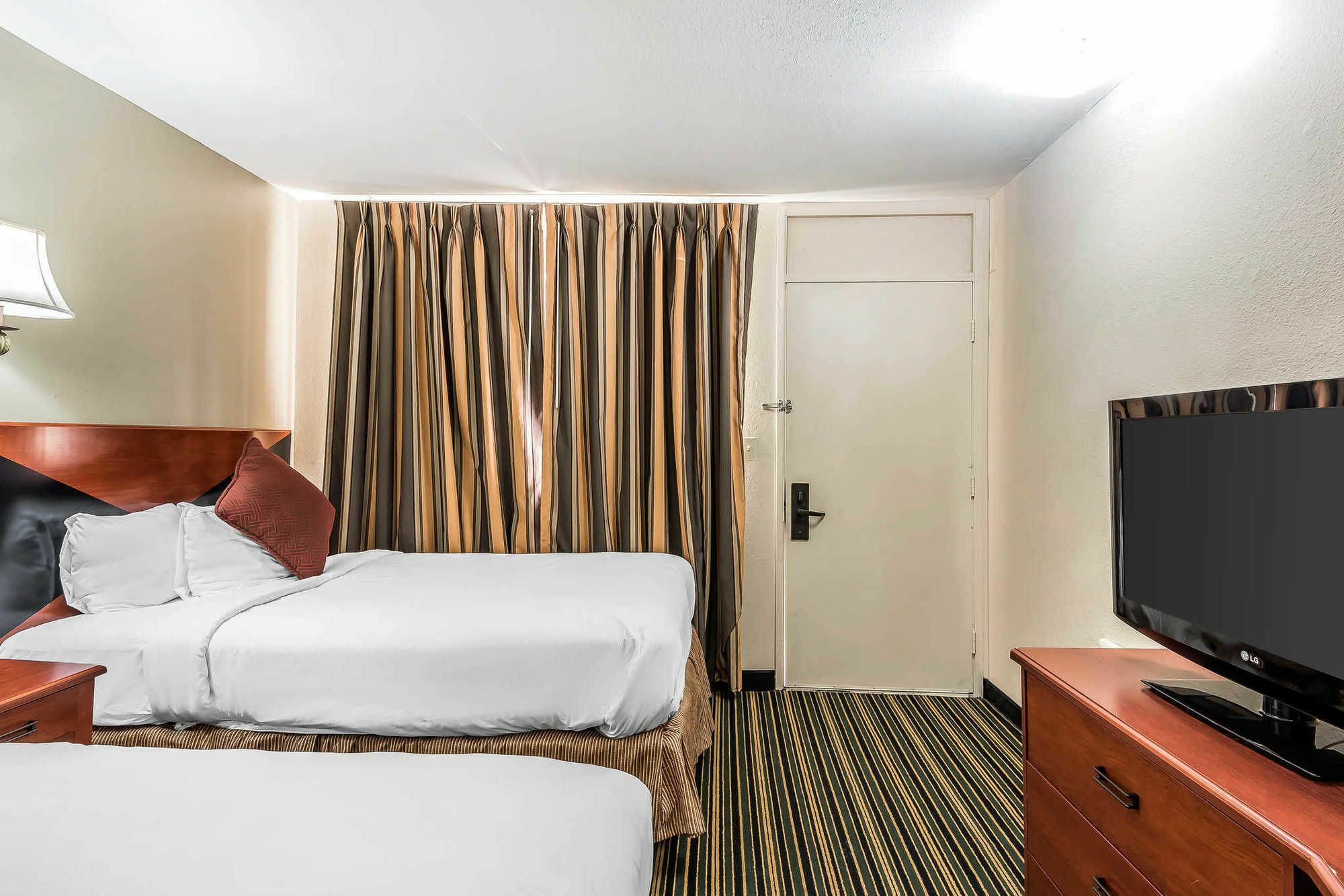 Rodeway Inn & Suites Колумбия Экстерьер фото