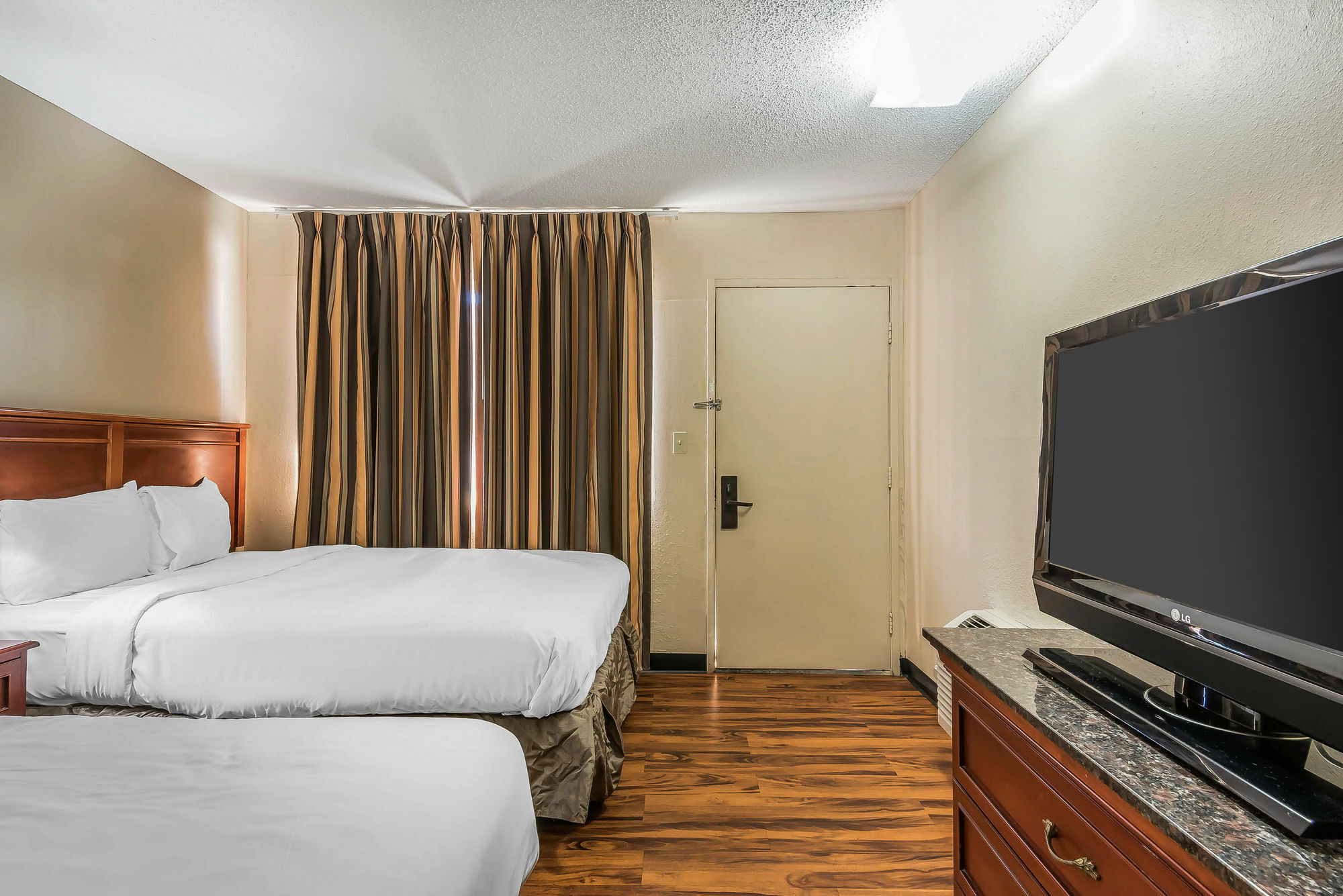 Rodeway Inn & Suites Колумбия Экстерьер фото